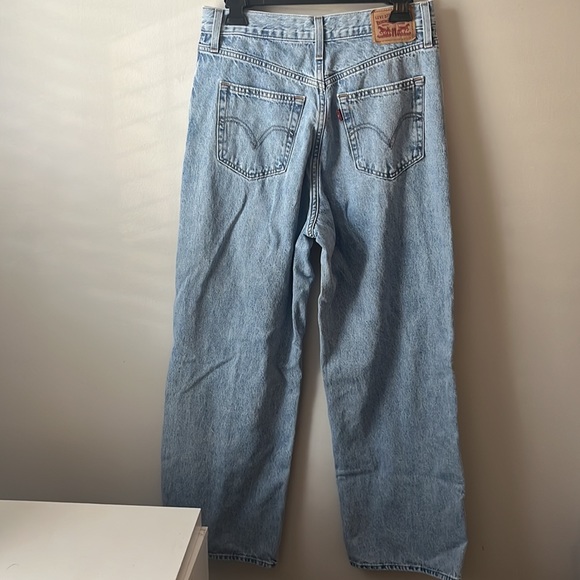 Levi’s High Waisted Straight Jeans - Picture 4 of 7